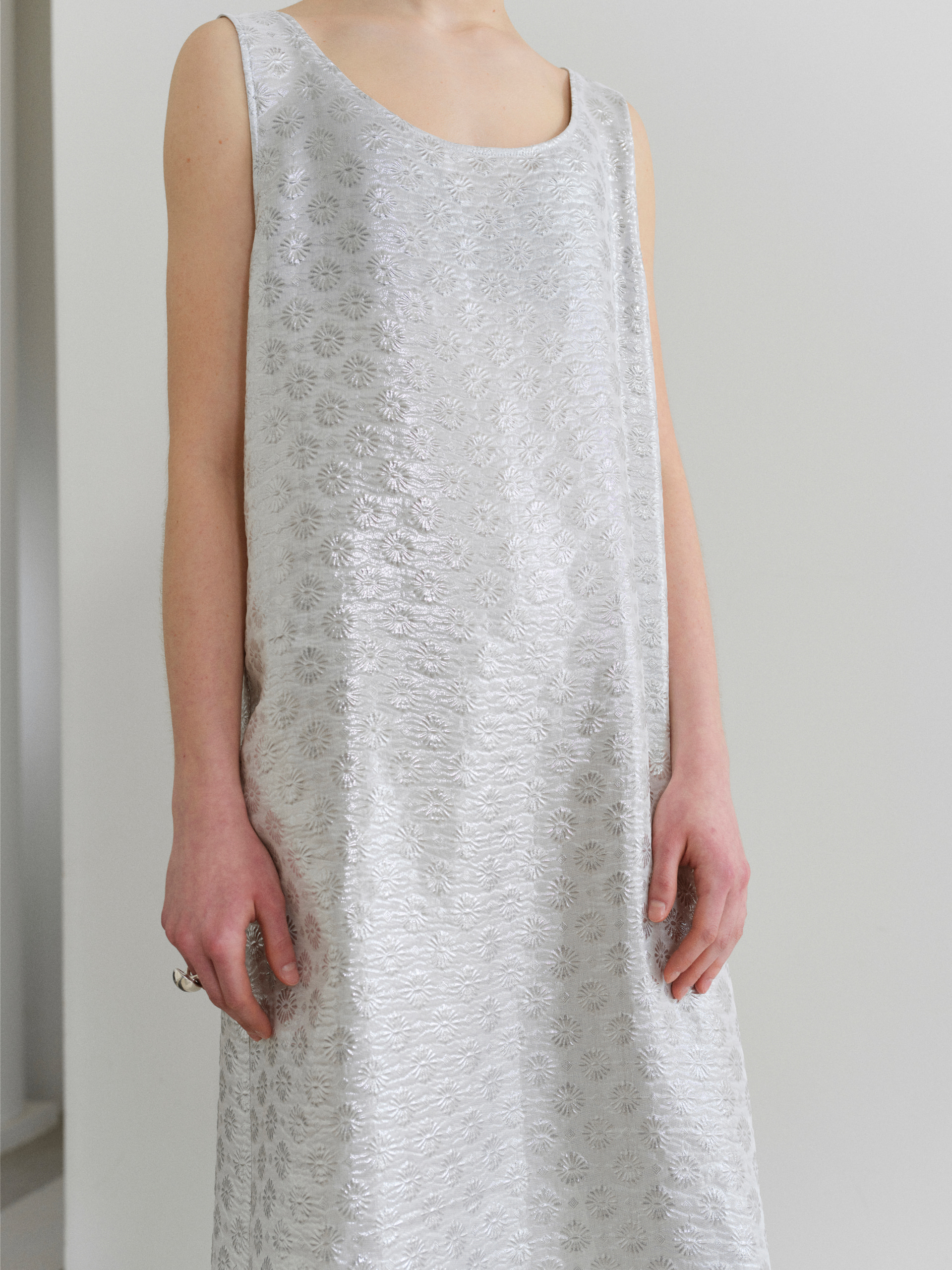 Silky Sleeveless Dress (Silver Flower)** Limited Item